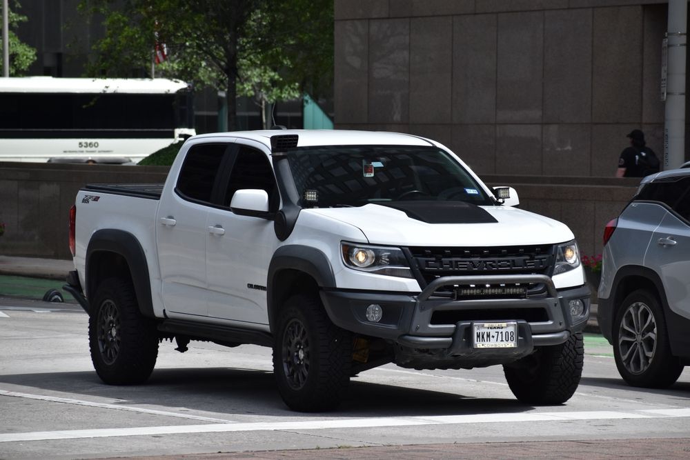 2025 Chevrolet Colorado ZR2: Off-Road Mastery Refined