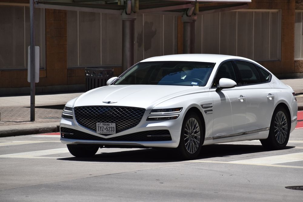 2025 Genesis G80: Luxury Redefined with Style and Comfort