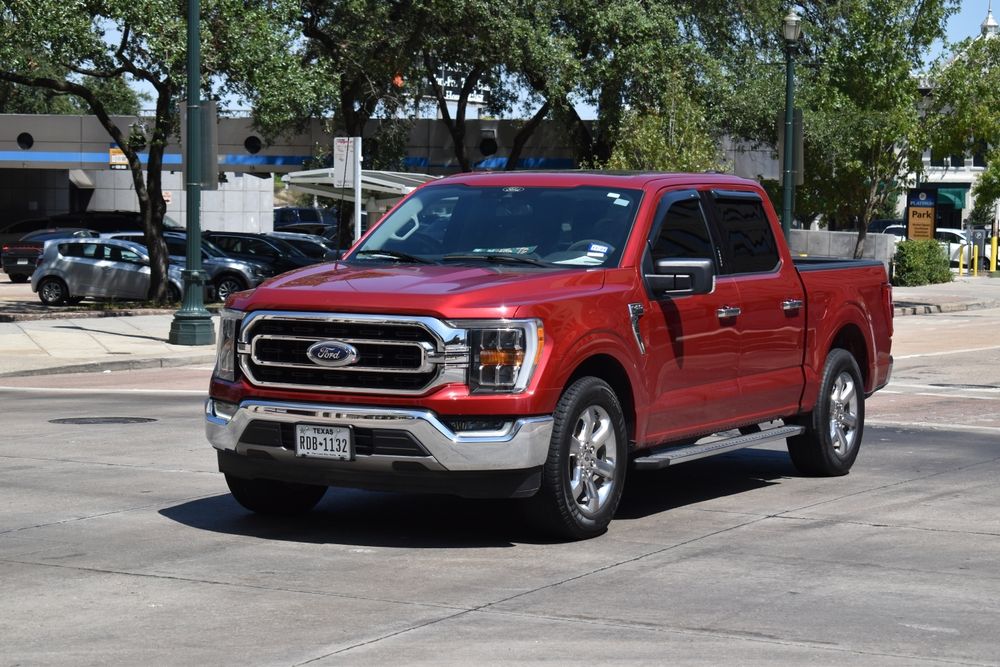 Explore the 2025 Ford F-150: Power and Versatility Unite