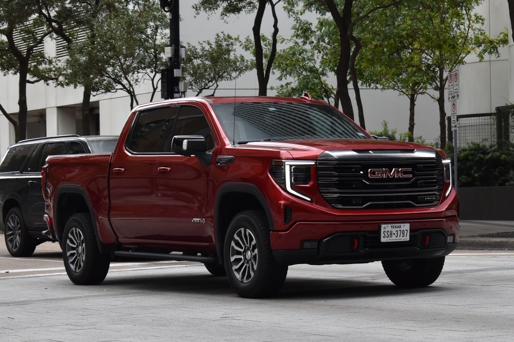 2025 GMC Denali Sierra: Luxury and Power Combined